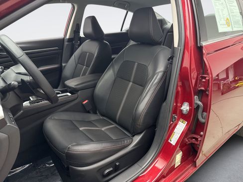 Used 2023 Nissan Altima 2.5 SR FWD image 11