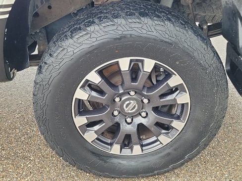 Used 2019 Nissan Titan PRO-4X w/ Pro-4x Convenience Package AWD/4WD image 8