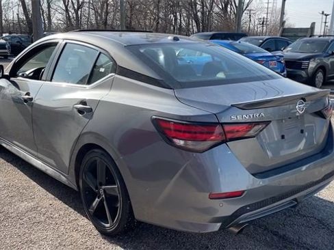 Used 2022 Nissan Sentra SR w/ SR Premium Package image 6