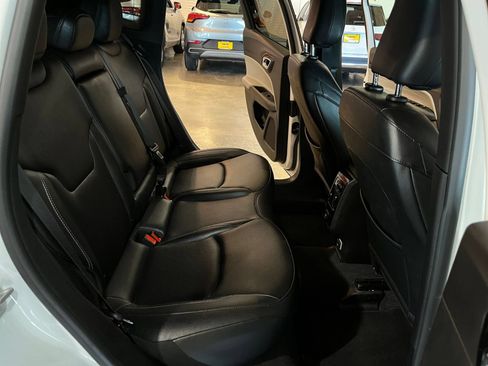 Used 2025 Jeep Compass Limited AWD/4WD image 32