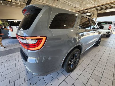 Used 2023 Dodge Durango R/T RWD image 3