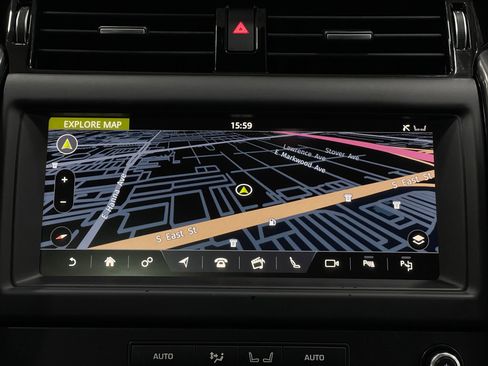 Used 2020 Land Rover Discovery Landmark image 10