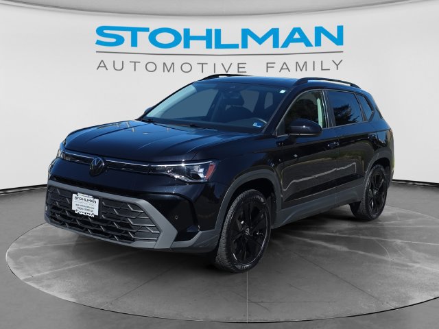 Certified 2026 Volkswagen Taos SE FWD image 1