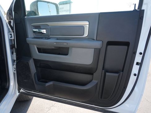 Used 2018 RAM 1500 Express AWD/4WD image 26