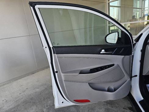 Used 2020 Hyundai Tucson Value w/ Cargo Package AWD/4WD image 18