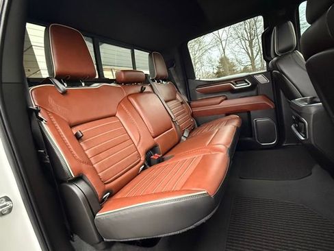 Used 2024 GMC Sierra 1500 Denali Ultimate image 25