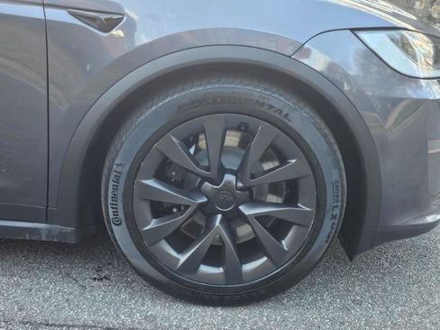 Used 2023 Tesla Model X image 17