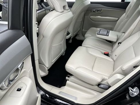 Used 2023 Volvo XC90 B5 Core w/ Protection Package Premier image 22