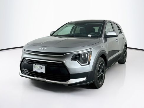 Used 2026 Kia Niro LX FWD image 3