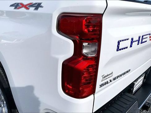 Used 2023 Chevrolet Silverado 1500 LT AWD/4WD image 23