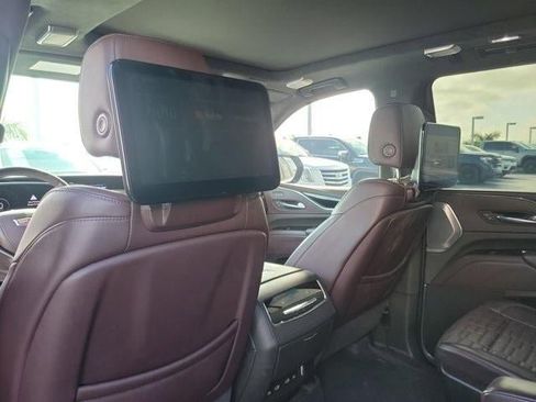Certified 2023 Cadillac Escalade ESV Sport Platinum image 12