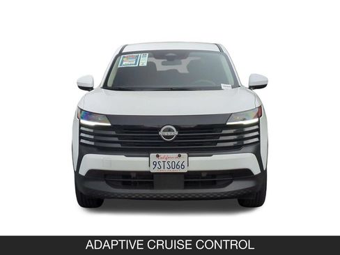 Used 2025 Nissan Kicks SV FWD image 4