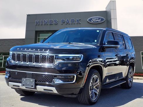 Used 2024 Jeep Wagoneer Series II w/ Flexible Seating Group image 3