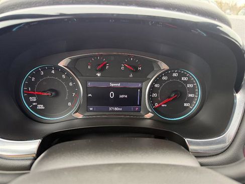 Used 2023 Chevrolet Traverse LT image 37