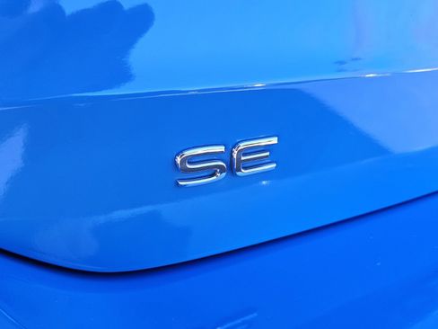 Used 2022 Volkswagen Taos SE w/ Panoramic Sunroof Package image 30