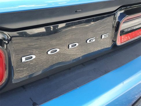 Used 2018 Dodge Challenger SXT w/ Blacktop Package image 8