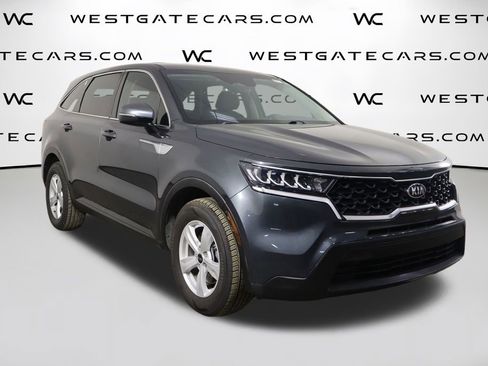 Used 2021 Kia Sorento LX image 39