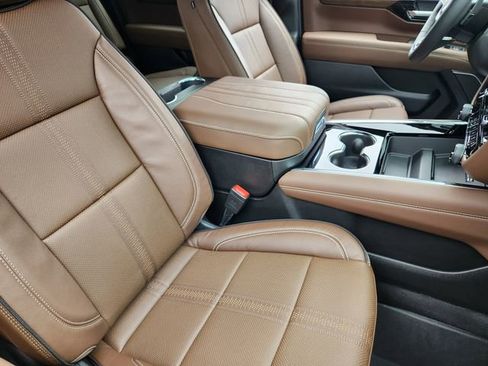 New 2026 Chevrolet Suburban High Country AWD/4WD image 11