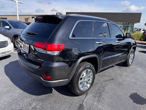Used 2021 Jeep Grand Cherokee Laredo AWD/4WD image 5
