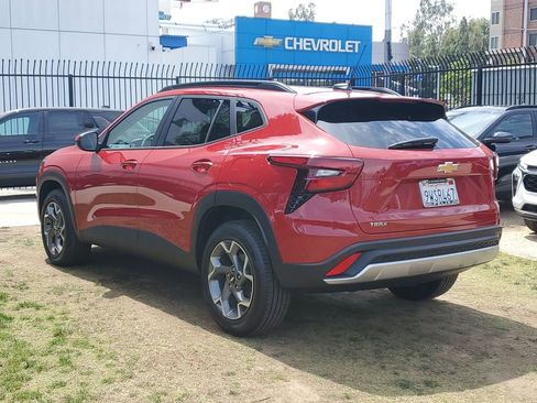 Used 2026 Chevrolet Trax LT image 5