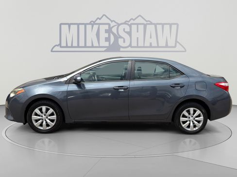Used 2016 Toyota Corolla LE FWD image 2