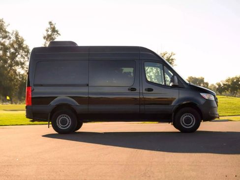 Used 2019 Mercedes-Benz Sprinter 2500 image 12