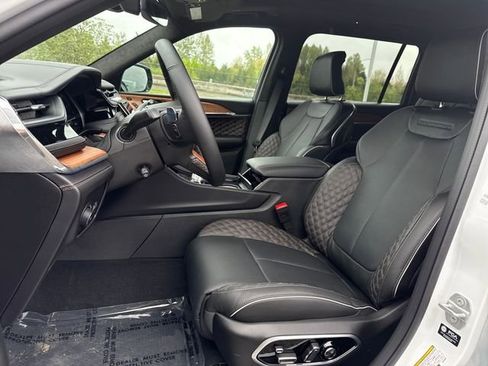 New 2025 Jeep Grand Cherokee L Summit AWD/4WD image 9