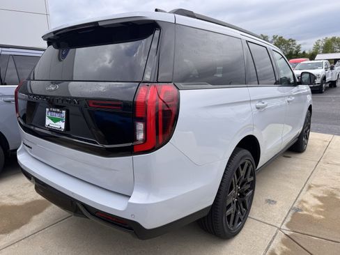 New 2026 Ford Expedition Platinum AWD/4WD image 3