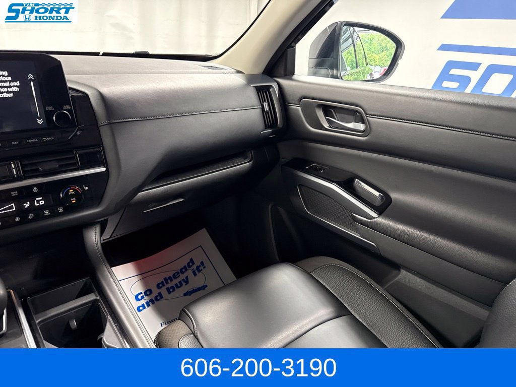 Used 2024 Nissan Pathfinder SL AWD/4WD image 22