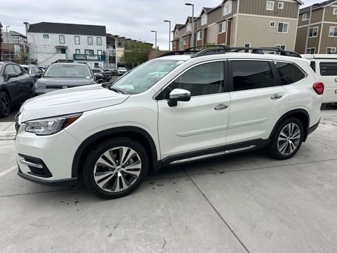 Used 2019 Subaru Ascent Touring w/ Popular Package #2 AWD/4WD image 3