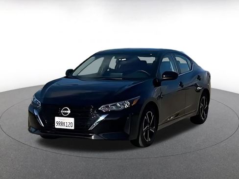 Used 2025 Nissan Sentra SV image 4