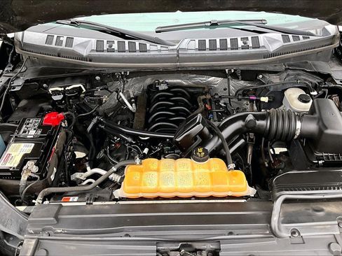 Used 2016 Ford F150 Platinum w/ Equipment Group 701A Luxury image 25