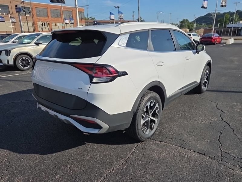 Used 2024 Kia Sportage EX AWD/4WD image 7
