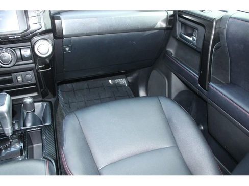 Used 2018 Toyota 4Runner TRD Off-Road Premium image 17