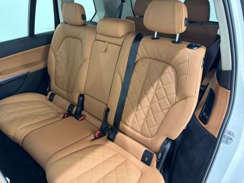 Used 2026 BMW X7 xDrive40i AWD/4WD image 16