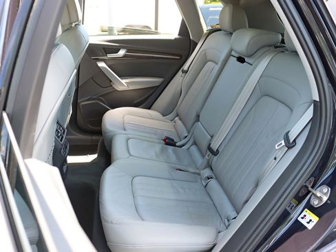 Used 2018 Audi Q5 2.0T Premium Plus w/ Premium Plus Package AWD/4WD image 32