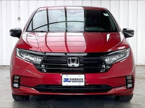 Certified 2024 Honda Odyssey Sport image 3