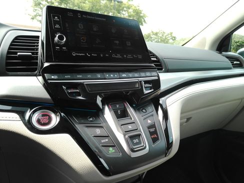Used 2025 Honda Odyssey Touring image 27