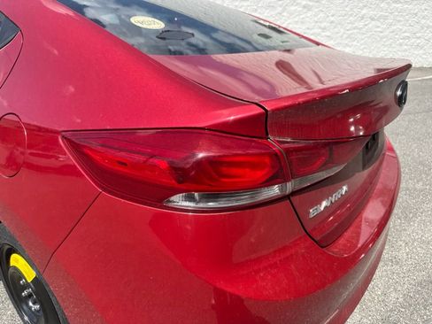 Used 2017 Hyundai Elantra SE w/ SE A/T Tech Package 03 FWD image 9