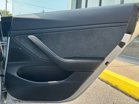 Used 2018 Tesla Model 3 Long Range image 29