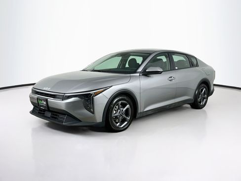 Used 2025 Kia K4 FWD image 3