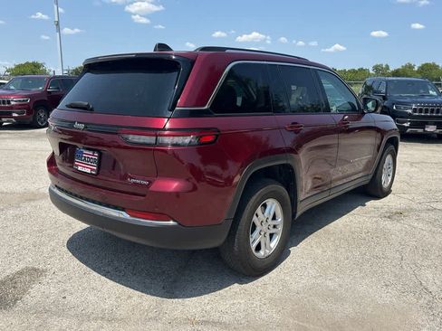 Used 2024 Jeep Grand Cherokee Laredo RWD image 5