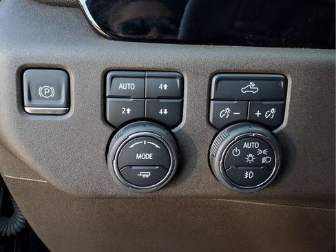 Used 2024 Chevrolet Silverado 1500 RST w/ Z71 Off-Road Package AWD/4WD image 14
