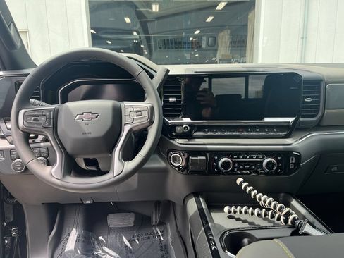 New 2026 Chevrolet Silverado 2500 ZR2 AWD/4WD image 12