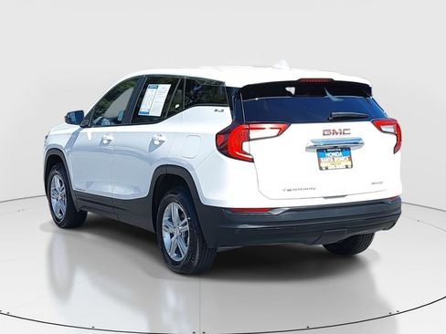 Used 2024 GMC Terrain SLE image 7
