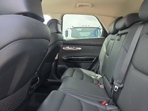 Used 2025 Genesis GV70 2.5T image 16