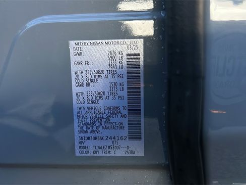 Used 2025 Nissan Pathfinder Platinum image 39