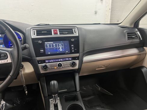 Used 2017 Subaru Outback 2.5i Premium AWD/4WD image 17