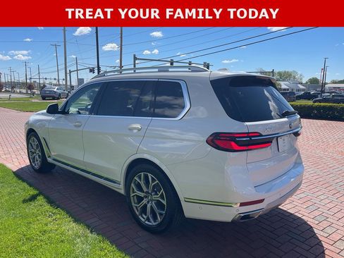 Used 2025 BMW X7 xDrive40i AWD/4WD image 11