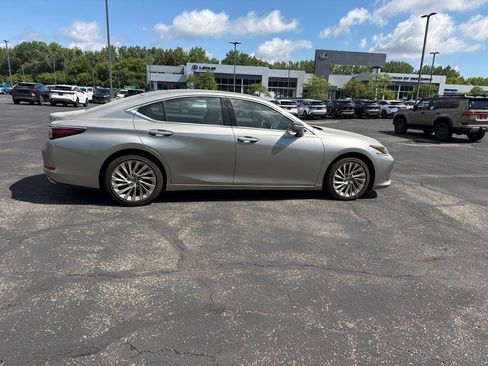 Used 2019 Lexus ES 350 w/ Accessory Package 2 FWD image 25